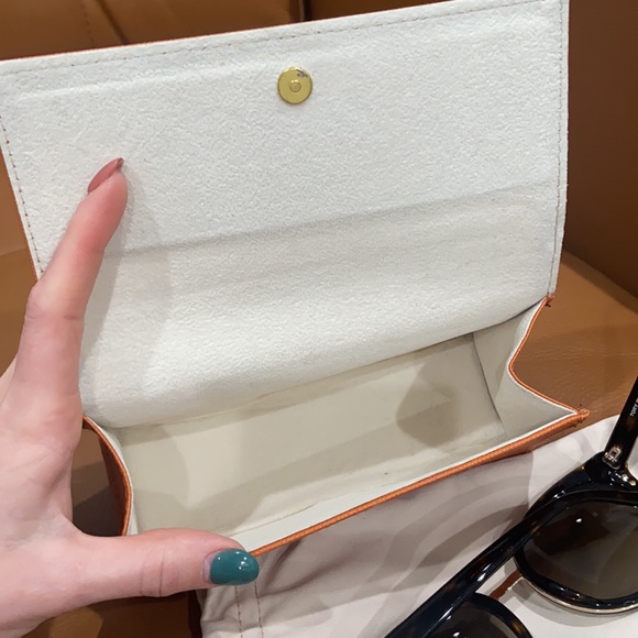 Tory Burch Round Sunglasses - Picture 6 of 6